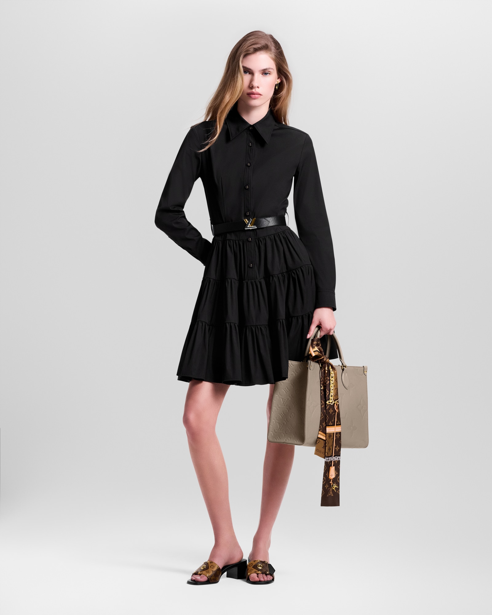 極美品　Louis Vuitton レザー　バックル　本革　トリム　 スカート 極美品 Louis Vuitton レザー バックル 本革 トリム スカート